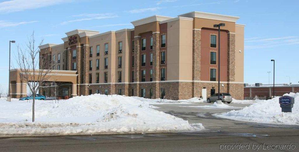 Hampton Inn & Suites Watertown Exterior photo