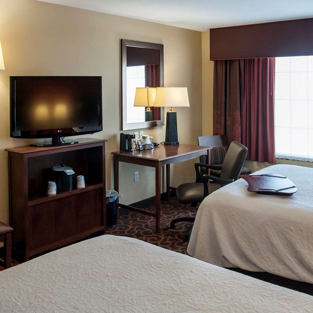 Hampton Inn & Suites Watertown Room photo